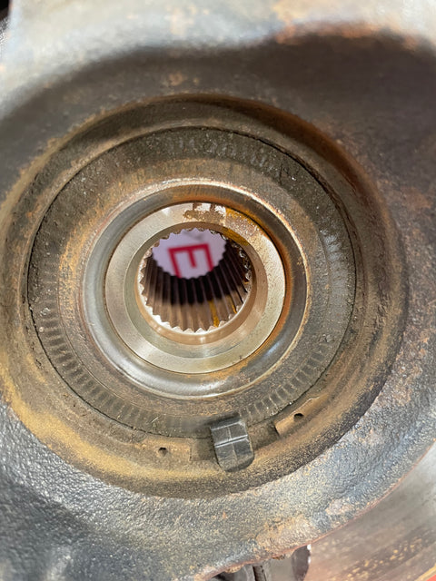 Citroen Dispatch Peugeot Expert Toyota Proace PASSENGER SIDE FRONT HUB WITH ABS 1.6L 2017-2024 P/N 98136419