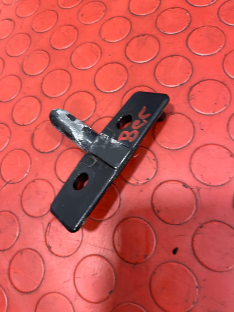 Citroen Berlingo/Peugeot Partner MALE DOOR LOCK BOLT 2008-2016 P/N 9046A1