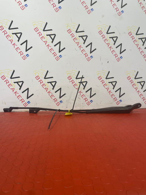Citroen Berlingo/Peugeot Partner WINDSCREEN WIPERS (PAIR) No Blades 2008-2018 P/N 9682975280 - 1