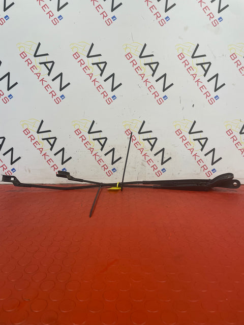 Citroen Berlingo/Peugeot Partner WINDSCREEN WIPERS (PAIR) No Blades 2008-2018 P/N 9682975280 - 1