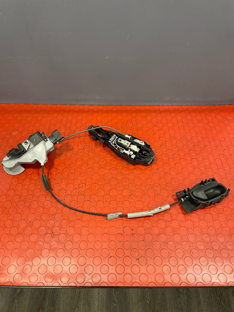 Citroen Dispatch/Peugeot Expert/Vauxhall Vivaro/Toyota Proace/Fiat Scudo DOOR LOCKING MECHANISM Driver's Side 2019-2024 P/N S3M16942545 / PSA084141 / 96555514XT / 9688834080