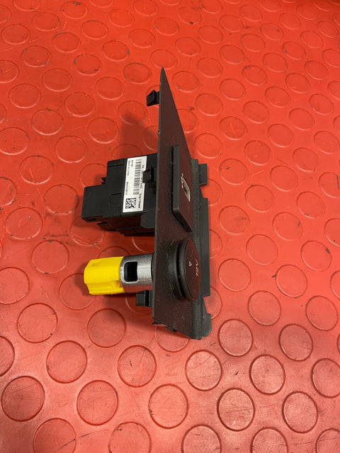 Ford Transit Custom USB SOCKET PORT 2022 (4X2 Pins) P/N JK2T14F014AC