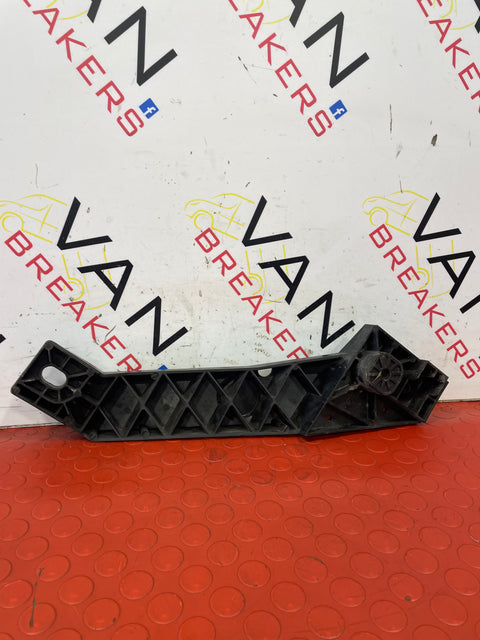 Vauxhall Vivaro/Nissan NV300/Renault Trafic MK3. SLAM PANEL BRACKET P/N 625001299R