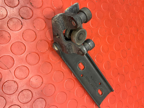 Vauxhall Vivaro/Renault Trafic SLIDING DOOR ROLLER PASSENGER SIDE 2013 P/N 311973E