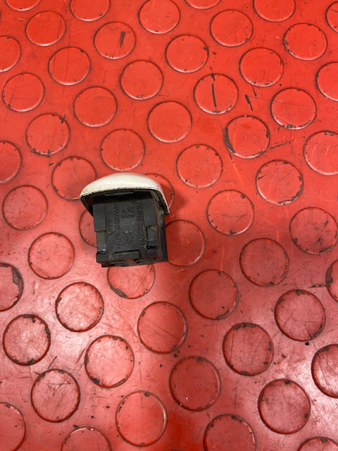 Citroen Dispatch/Peugeot Expert/Vauxhall Vivaro/Toyota Proace/Fiat Scudo OUTER DOOR HANDLE OPENER END CAP Driver's Side RH 2008-2016 P/N 96816438977