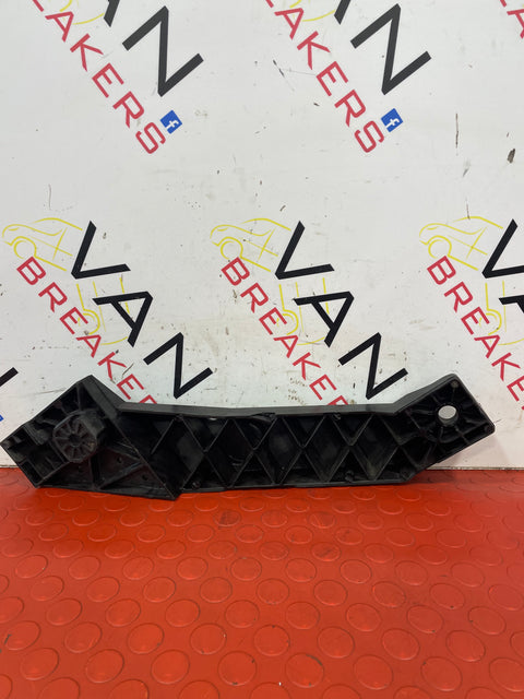 Vauxhall Vivaro/Nissan NV300/Renault Trafic SLAM PANEL BRACKET N/S LEFT 2015-22. P/N 625001299R