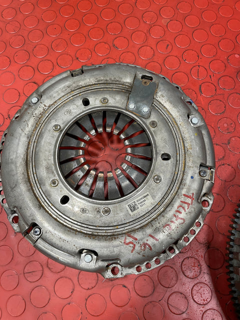 Renault Trafic/Vauxhall Vivaro/Nissan Primastar CLUTCH KIT SET (FLYWHEEL,PRESSURE PLATE,CLUTCH LINING) 2014-2019 1.6D P/Ns 302052965R/123107183R/301015679R