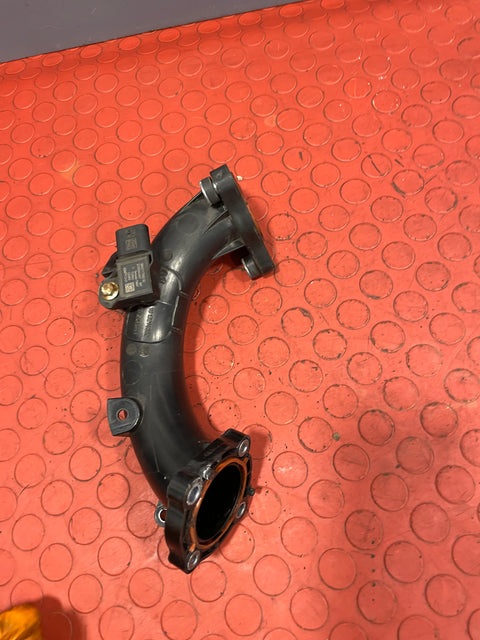 Vauxhall Vivaro/Citroen Dispatch/Peugeot Expert/Toyota Proace/Fiat Scudo AIR INTAKE PIPE W/ MAF SENSOR 1.5 2016-2024 P/N 9813294880 / 9842117980