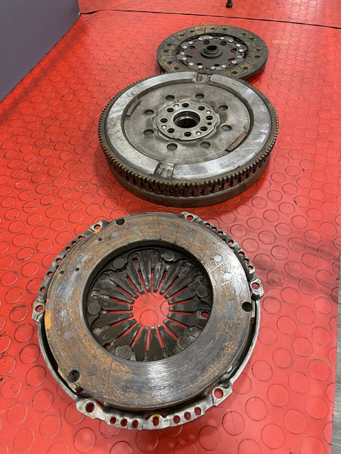 Renault Trafic/Vauxhall Vivaro/Nissan Primastar CLUTCH KIT SET (FLYWHEEL,PRESSURE PLATE,CLUTCH LINING) 2014-2019 1.6D P/Ns 302052965R/123107183R/301015679R