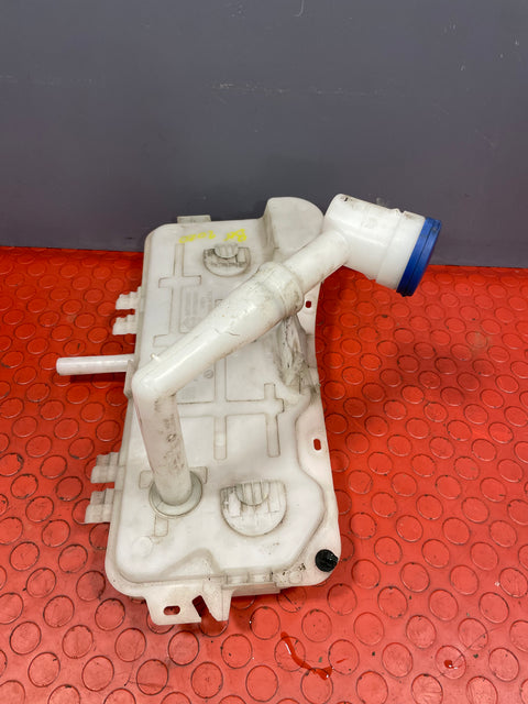 Citroen Berlingo/Peugeot Partner/Vauxhall Combo/Toyota Proace City WINDSCREEN WASHER BOTTLE w/ FILLER NECK (no pump) 2019-2023 P/N 9817300980 - 1