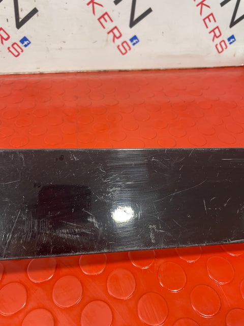 Citroen Dispatch/ Peugeot Expert/ Toyota Proace/ Vauxhall Vivaro PASSENGER SIDE SLIDING DOOR RAIL TRIM (Black) 2019-2023 P/N 9808384180