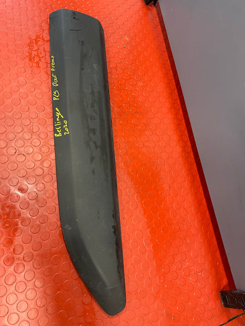 Citroen Berlingo/Vauxhall Combo/Peugeot Partner/Proace City DOOR MOULDING FRONT PASSENGER SIDE 2019-2024 P/N 9817696377