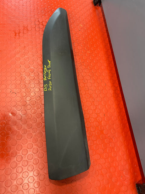 Citroen Berlingo/Vauxhall Combo/Peugeot Partner/Proace City DOOR MOULDING FRONT DRIVER SIDE 2019-2024 P/N 9817696277