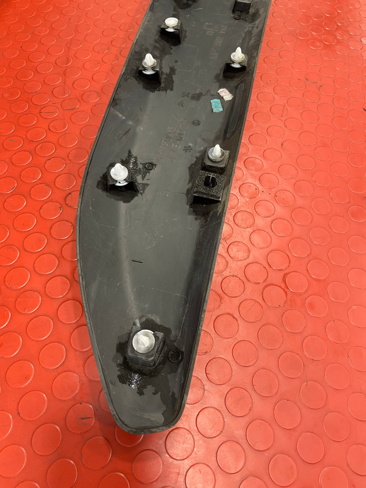 Citroen Berlingo/Vauxhall Combo/Peugeot Partner/Proace City DOOR MOULDING FRONT DRIVER SIDE 2019-2024 P/N 9817696277