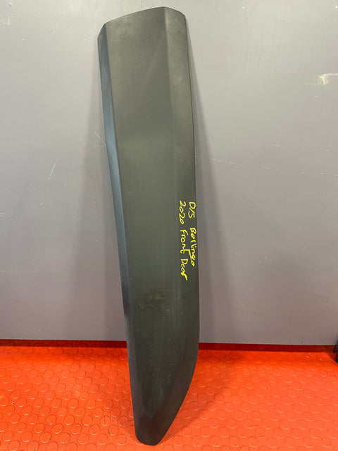 Citroen Berlingo/Vauxhall Combo/Peugeot Partner/Proace City DOOR MOULDING FRONT DRIVER SIDE 2019-2024 P/N 9817696277