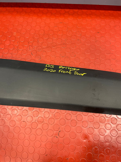 Citroen Berlingo/Vauxhall Combo/Peugeot Partner/Proace City DOOR MOULDING FRONT DRIVER SIDE 2019-2024 P/N 9817696277