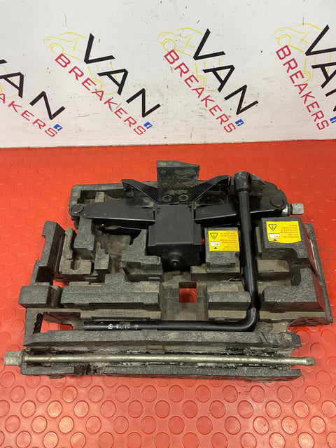 Renault Master/V Movano JACK AND WHEEL BRACE WITH EXTENSION BAR AND FOAM HOLDER P/N 995016340R