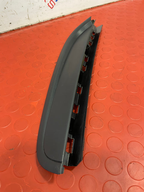 Ford Ranger T6 MK3 3.2 TDCi REAR LEFT DOOR WINDOW COVER TRIM 2018 P/N AB3926254A17AF