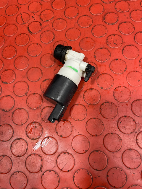 Citroen Berlingo/Peugeot Partner/Vauxhall Combo/Toyota Proace City WINDSCREEN WASHER PUMP P/N 9632984980 / 9645163380 / 9643447980