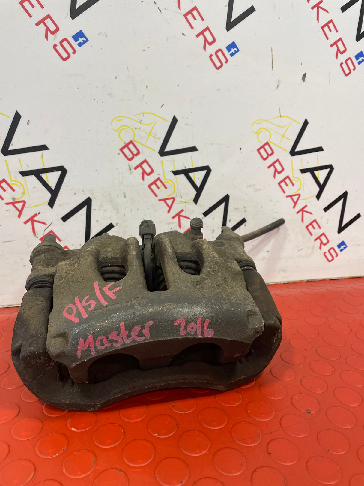 Renault Master III/Vauxhall Movano/Nissan NV400 BRAKE CALIPER LEFT FRONT 2.3L P/N 410105039R