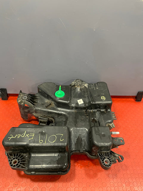 Citroen Dispatch/ Peugeot Expert/ Toyota Proace/Vauxhall Vivaro (19) ADBLUE TANK AND PUMP 2017-2024 P/N 4099016