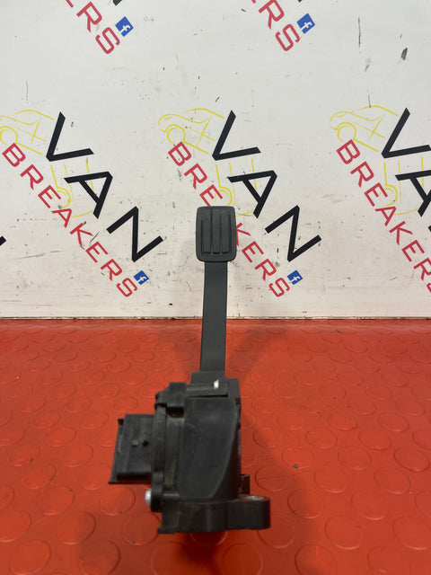 Citroen Dispatch/Peugeot Expert ACCELERATOR THROTTLE PEDAL 1.5HDI 2019-2023 P/N 9806607380
