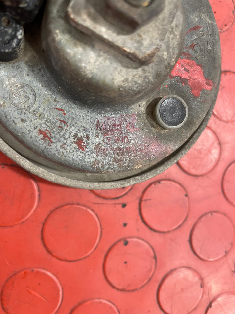 Volkswagen Crafter HORN SIGNAL 12V 335Hz Made in Spain 2Pin P/N 002952