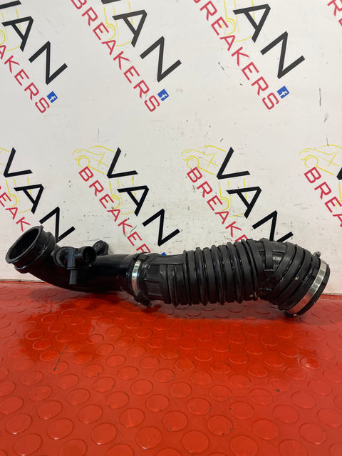 Volkswagen Crafter AIR INTAKE PIPE 2.0 DIESEL 2019 P/N 2N0129654D
