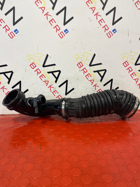 Volkswagen Crafter AIR INTAKE PIPE 2.0 DIESEL 2019 P/N 2N0129654D