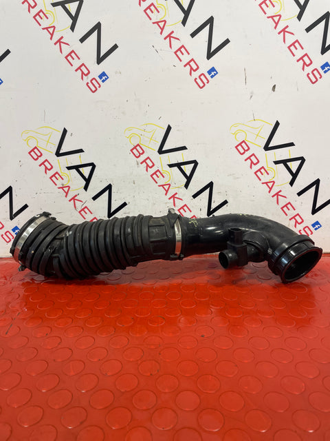 Volkswagen Crafter AIR INTAKE PIPE 2.0 DIESEL 2019 P/N 2N0129654D