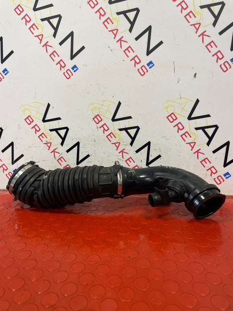 Volkswagen Crafter AIR INTAKE PIPE 2.0 DIESEL 2019 P/N 2N0129654D