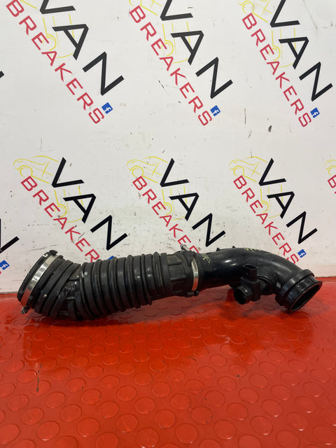 Volkswagen Crafter AIR INTAKE PIPE 2.0 DIESEL 2019 P/N 2N0129654D