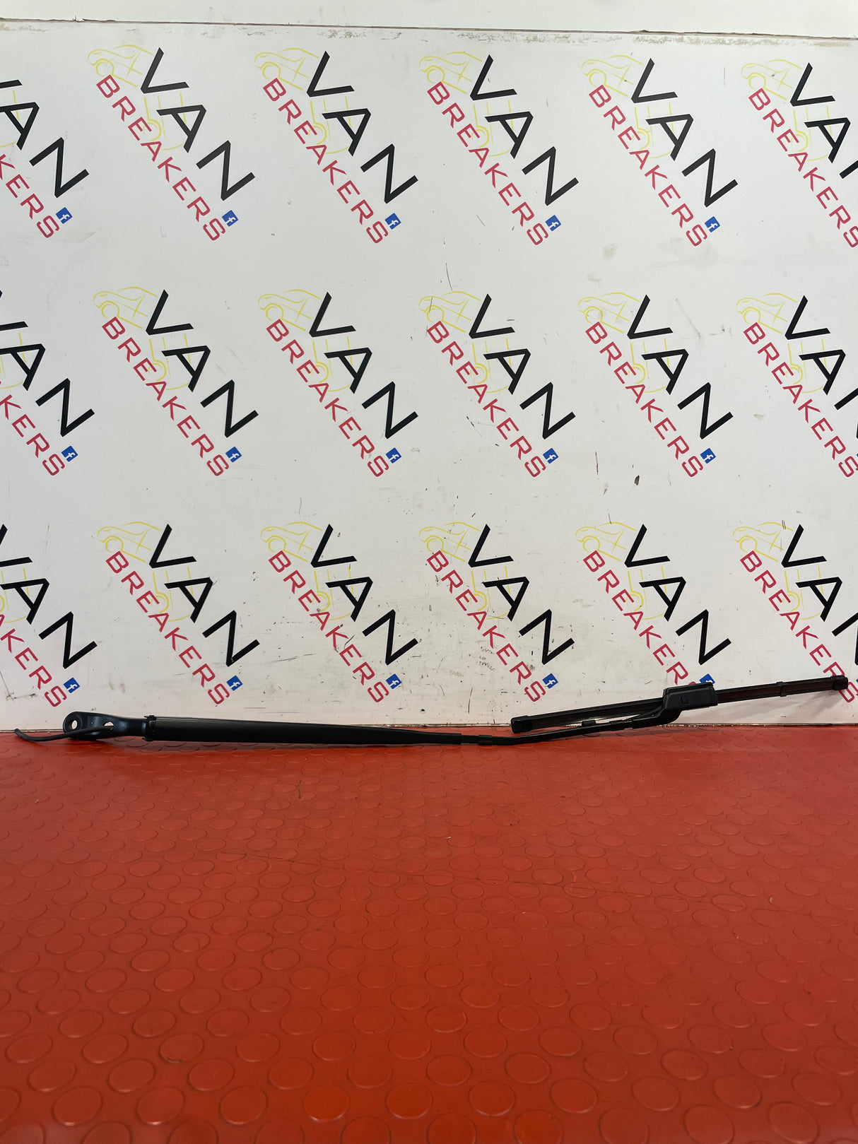 Vauxhall Combo/Peugeot Partner/Citroen Berlingo PASSENGER SIDE WIPER ARM (FRONT) P/N 9839409180