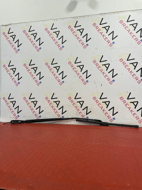 Vauxhall Combo/Peugeot Partner/Citroen Berlingo PASSENGER SIDE WIPER ARM (FRONT) P/N 9839409180