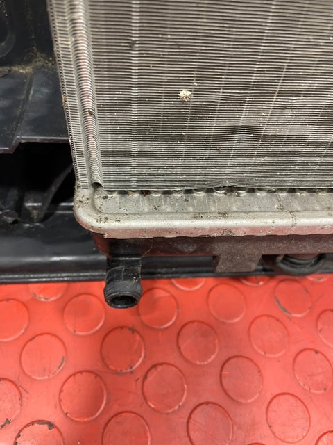 Citroen Berlingo/Peugeot Partner RADIATOR ASSEMBLY W/ FRAME (Minor Crack in the Frame) 1.6 2008-2016 P/N 9682720480