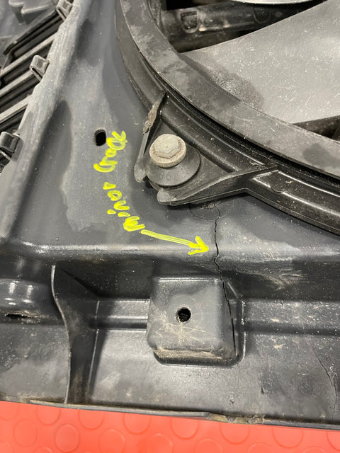 Citroen Berlingo/Peugeot Partner RADIATOR ASSEMBLY W/ FRAME (Minor Crack in the Frame) 1.6 2008-2016 P/N 9682720480