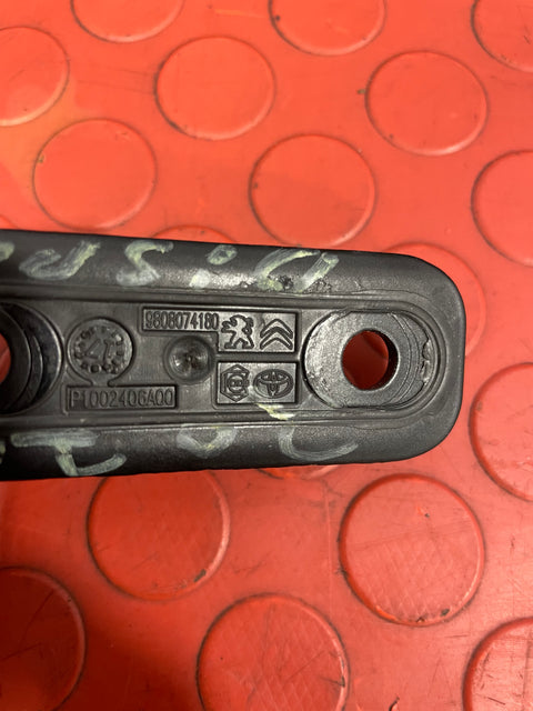 Vauxhall Vivaro/Citroen Dispatch/ Peugeot Expert/Toyota Proace SLIDING DOOR CENTER PIECE Passenger's Side 2016-2024 P/N 9808074180