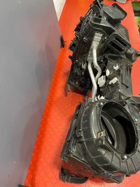 Nissan Navara Pickup D23/ HEATER MATRIX UNIT 2016 (w/ minor air pipe damage) P/N 953MY4KJ3A / 279504KJ0A