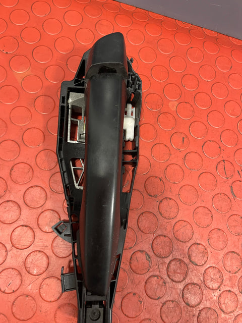 Citroen Dispatch/Peugeot Expert/Vauxhall Vivaro/Toyota Proace/Fiat Scudo OUTER DOOR HANDLE OPENER Driver's Side Front 2016-2024 P/N 9688834080 - 1