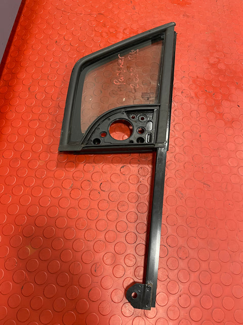 Citroen Berlingo/Peugeot Partner/Vauxhall Combo/Toyota Proace City QUARTER GLASS WINDOW Passenger Side 2019-2024 P/N 9818042280