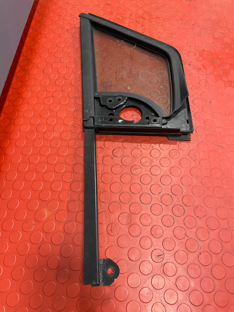 Citroen Berlingo/Peugeot Partner/Vauxhall Combo/Toyota Proace City QUARTER GLASS WINDOW Passenger Side 2019-2024 P/N 9818042280
