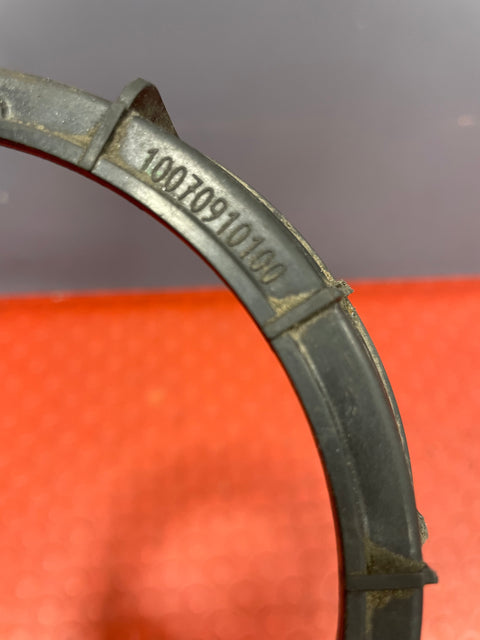 Renault Trafic/Vauxhall Vivaro FUEL SENDER LOCK RING P/N 8200183136 / 10070910100 / 7320703AA