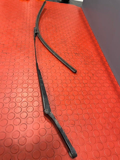 Volkswagen Crafter WIPER ARM Driver's Side O/S 2017-2023 P/N 7C2955410