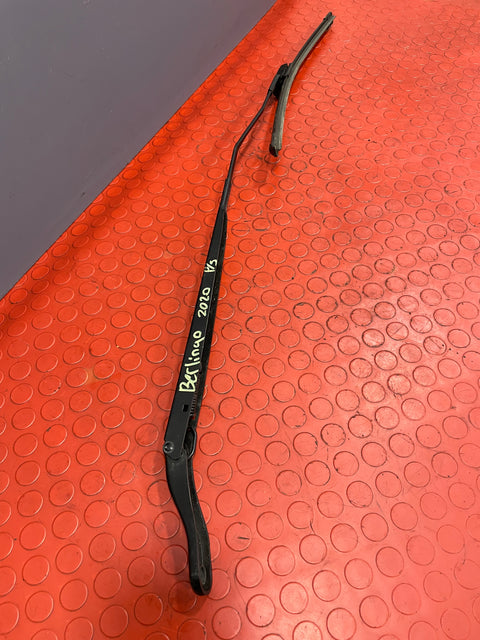 Vauxhall Combo/Peugeot Partner/Citroen Berlingo/Toyota Proace City WIPER ARM ASSEMBLY (No Hose) Front Passenger's Side P/N 9839409180 - 1