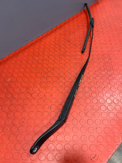 Peugeot Expert/Citroen Dispatch/Vauxhall Vivaro/Toyota Proace/Fiat Scudo WINDSCREEN WIPER ARM Passenger's Side 2016-2023 P/N 9808465780 - 1