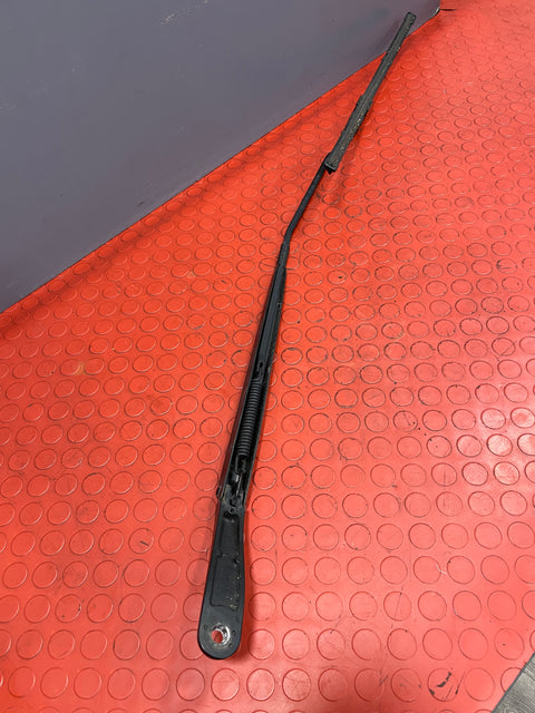 Peugeot Expert/Citroen Dispatch/Vauxhall Vivaro/Toyota Proace/Fiat Scudo WINDSCREEN WIPER ARM Passenger's Side 2016-2023 P/N 9808465780 - 1