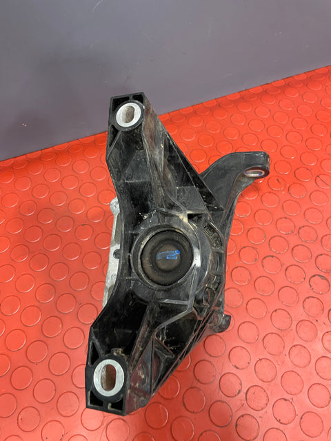 Citroen Berlingo/Peugeot Partner/Vauxhall Combo/Toyota Proace City ENGINE MOUNT O/S DRIVER'S SIDE 1.5 2019-2024 P/N 9820297580