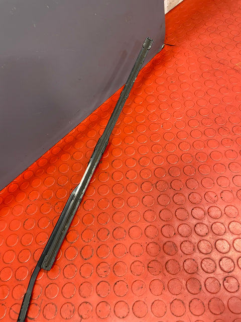 Peugeot Expert/Citroen Dispatch/Vauxhall Vivaro/Toyota Proace/Fiat Scudo WINDSCREEN WIPER ARM Passenger's Side 2016-2023 P/N 9808465780 - 1