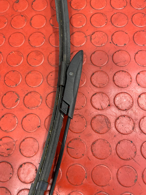 Peugeot Expert/Citroen Dispatch/Vauxhall Vivaro/Toyota Proace/Fiat Scudo WINDSCREEN WIPER ARM Passenger's Side 2016-2023 P/N 9808465780 - 1