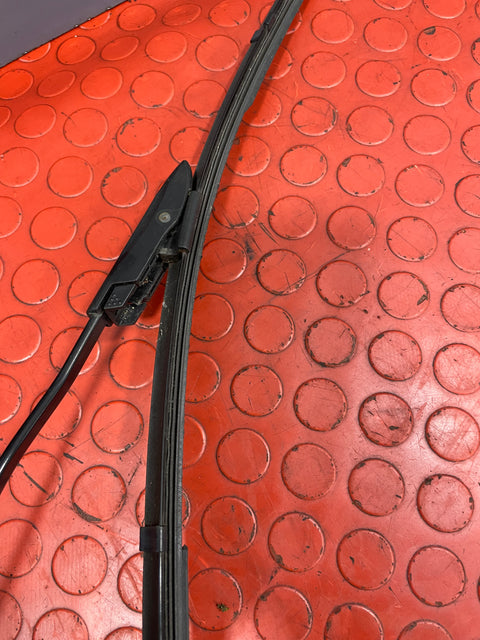 Peugeot Expert/Citroen Dispatch/Vauxhall Vivaro/Toyota Proace/Fiat Scudo WINDSCREEN WIPER ARM Passenger's Side 2016-2023 P/N 9808465780 - 1